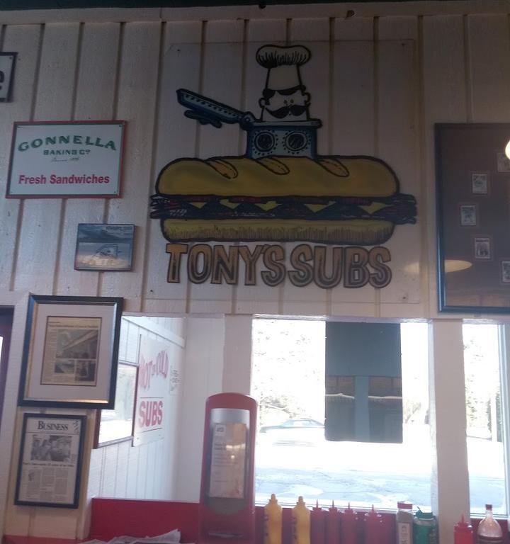 Tony‘s Subs & Bagels
